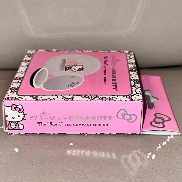 Impressions Vanity x Hello Kitty Swirl Compact Mirror with LED Light - Picture 5 of 8